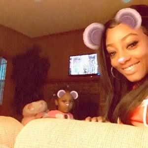 Meet your Posher, Layna